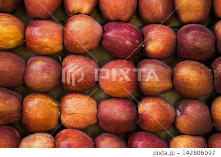 red apples in the market red apples in the market 142806097