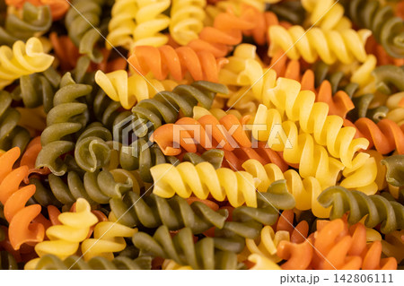 raw Italian pasta close up raw Italian pasta close up 142806111