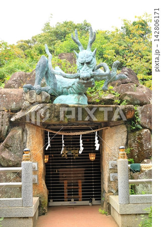 神奈川県藤沢市 江の島　江島神社（竜宮） 142806171