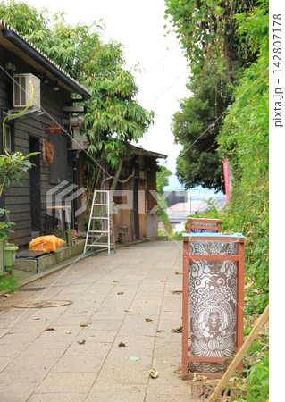 江の島御岩屋道通り　 142807178