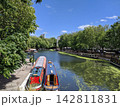 ロンドンのリトル・ヴェニス（Little Venice）を彩るカラフルなナローボート 142811831