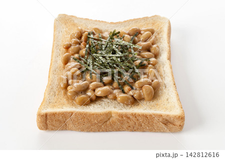 納豆トースト 142812616