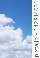 夏の青空と白い雲 夏の青空と白い雲 142814031