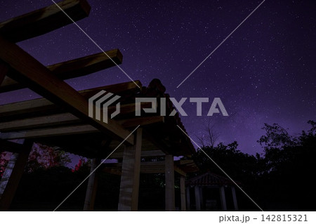 満天の星空に浮かぶ天の川(沖縄本島) 満天の星空に浮かぶ天の川(沖縄本島) 142815321