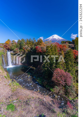 【富士山素材】秋の風景・紅葉シーズンの音止の滝と富士山【静岡県】 【富士山素材】秋の風景・紅葉シーズンの音止の滝と富士山【静岡県】 142822294