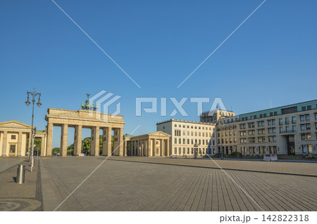 Berlin Germany, city skyline at Brandenburg Gate (Brandenburger Tor) Berlin Germany, city skyline at Brandenburg Gate (Brandenburger Tor) 142822318