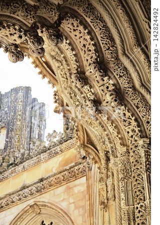 Intricate stone carvings in the historic Batalha monastery in Portugal 142824492