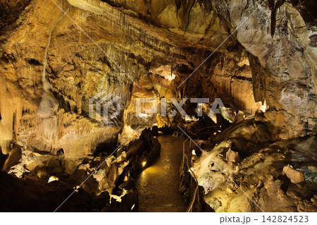 Exploring the unique formations inside Mira de Aire cave in Portugal Exploring the unique formations inside Mira de Aire cave in Portugal 142824523