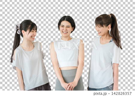 身著運動服在健身房訓練的女性 142826357