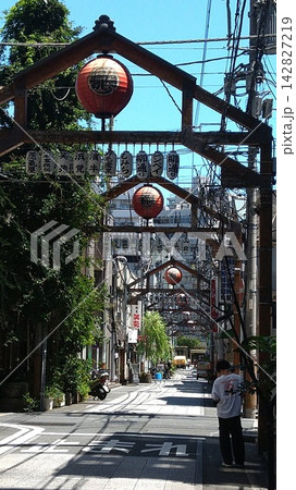 飲み屋街の爽やかな朝 飲み屋街の爽やかな朝 142827219