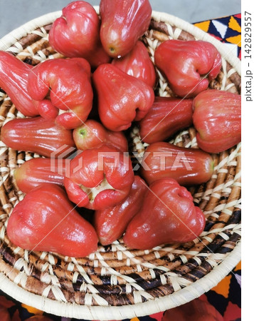 rose apple fruits texture 142829557