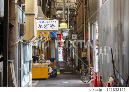 大阪　鶴橋商店街 142832135