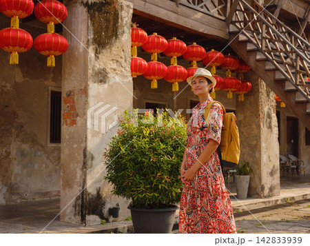 Tourist Woman Walking Lhong 1919 Chinatown Bangkok Thailand 142833939