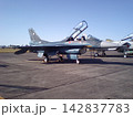 浜松航空祭で展示されたF-2戦闘機の機体 142837783