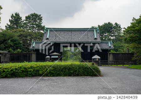 Inui-mon Gate at Tokyo Imperial Palace Inui-mon Gate at Tokyo Imperial Palace 142840439