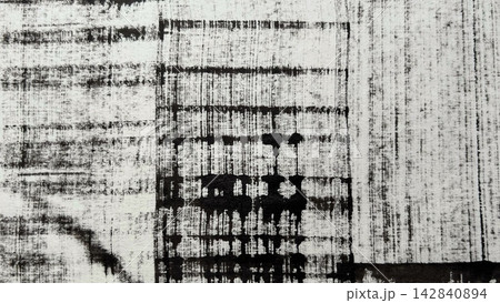 和紙の風合いを感じる背景素材、墨で描いたブロックストライプ、幾何学的な模様の背景イラスト 142840894