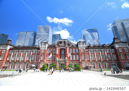 東京駅 丸の内口 駅前風景 東京駅 丸の内口 駅前風景 142846567