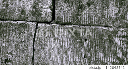 Cracked monochromatic brick wall texture Cracked monochromatic brick wall texture 142848541