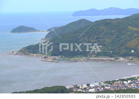 海岸線を行く筑肥線103系電車(佐賀県唐津市) 海岸線を行く筑肥線103系電車(佐賀県唐津市) 142850503