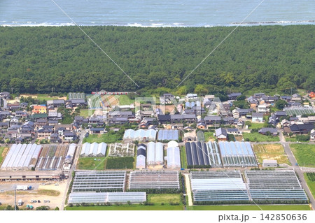 鏡山展望台より望む虹ノ松原駅エリア(佐賀県唐津市鏡虹町) 鏡山展望台より望む虹ノ松原駅エリア(佐賀県唐津市鏡虹町) 142850636