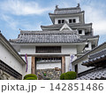 下から見上げた郡上八幡城 142851486