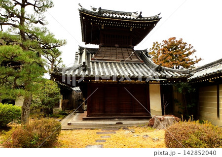 京都府　大谷祖廟　太鼓堂　京都市東山区円山町 2022年 3月 142852040