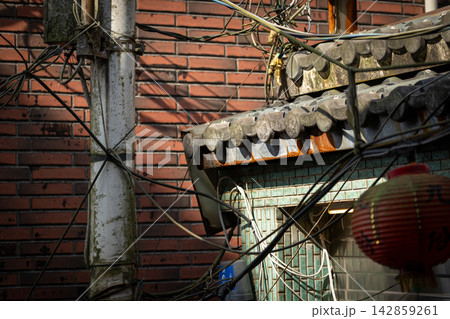 ワイヤー 古い建物 旧館 142859261