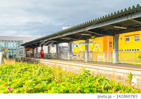 日本最北の駅・JR稚内駅 日本最北の駅・JR稚内駅 142860765