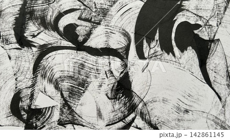 和紙の風合いを感じる背景、風に旗めく布の様な筆跡を墨で描くドローイング、バナーサイズの掠れた刷毛模様 和紙の風合いを感じる背景、風に旗めく布の様な筆跡を墨で描くドローイング、バナーサイズの掠れた刷毛模様 142861145