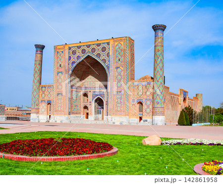 Registan Ulugh Beg Madrasah in Samarkand Registan Ulugh Beg Madrasah in Samarkand 142861958