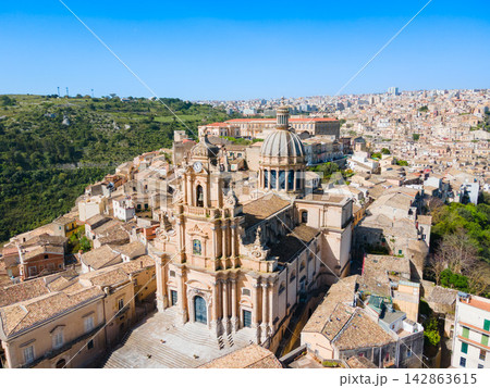 Duomo of San Giorgio or St. George Cathedral aerial view 142863615