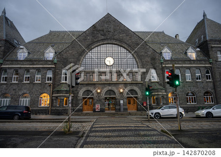 ベルゲン中央駅の外観, ベルゲン, ノルウェー ベルゲン中央駅の外観, ベルゲン, ノルウェー 142870208