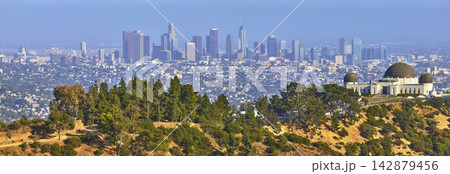 Panorama Griffith Observatory and Skyline of Los Angeles from Griffith Park 142879456