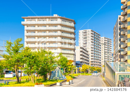 JR武蔵野線・新座駅 南口駅前風景 JR武蔵野線・新座駅 南口駅前風景 142884576