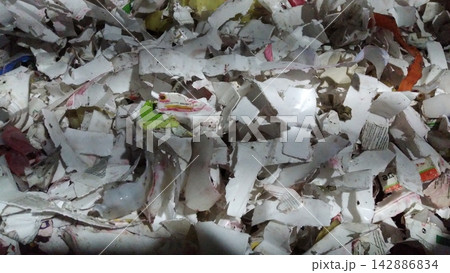 conglomerated plastic waste pellets via sintering technique 142886834