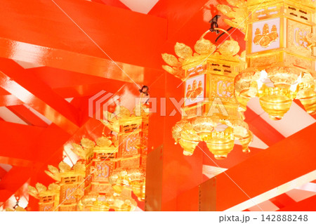針名神社　針名稲荷社の吊り灯籠 142888248