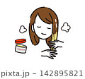 トリートメントを塗る女性 142895821