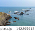 北海道の襟裳岬（えりもみさき）と壮大な水平線 142895912