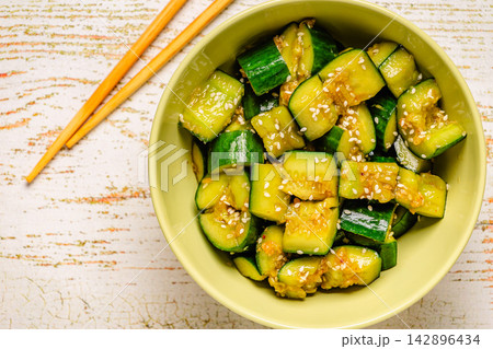Chinese smashed cucumber salad with sesame 142896434