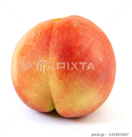 fresh Ripe Yangshan Honey Peaches Whole and Halved fresh Ripe Yangshan Honey Peaches Whole and Halved 142903007