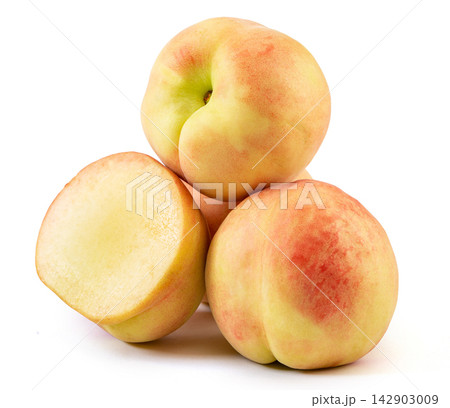fresh Ripe Yangshan Honey Peaches Whole and Halved fresh Ripe Yangshan Honey Peaches Whole and Halved 142903009