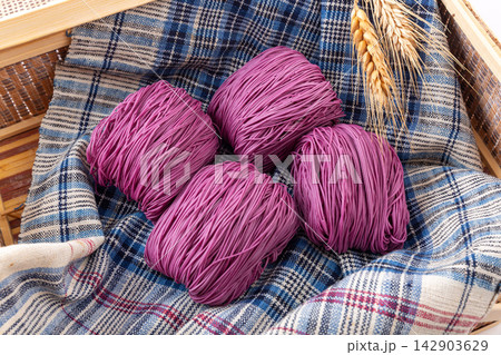 dried Purple Sweet Potato Cantonese Jook Sing Noodle Nests 142903629