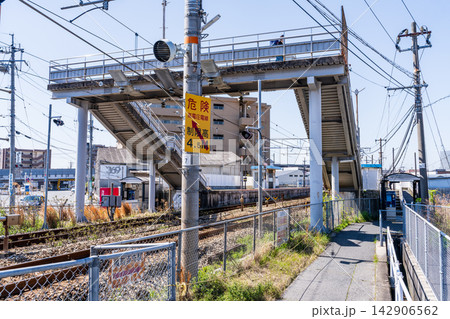 JR瀬戸大橋線 備前西市駅の春の風景3 岡山県岡山市南区 JR瀬戸大橋線 備前西市駅の春の風景3 岡山県岡山市南区 142906562