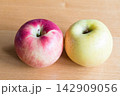 新鮮な林檎 142909056