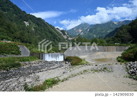 世界遺産を目指す 重要文化財 常念寺川 白石堰堤 世界遺産を目指す 重要文化財 常念寺川 白石堰堤 142909830