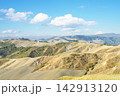 Panoramic view of the typical landscape of the Marche region, Italy. 142913120