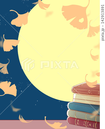 机の上の西洋風の本 イチョウ 月 シルエット 夜空 机の上の西洋風の本 イチョウ 月 シルエット 夜空 142913891