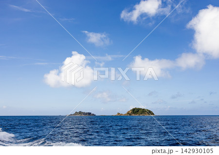 中ノ島と軍艦島 中ノ島と軍艦島 142930105