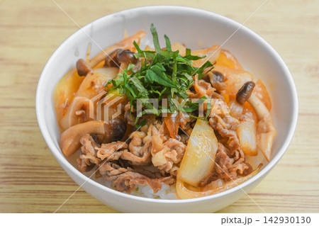 定番丼　豚丼 142930130