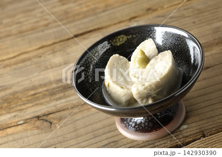 生湯葉とわさび 142930390